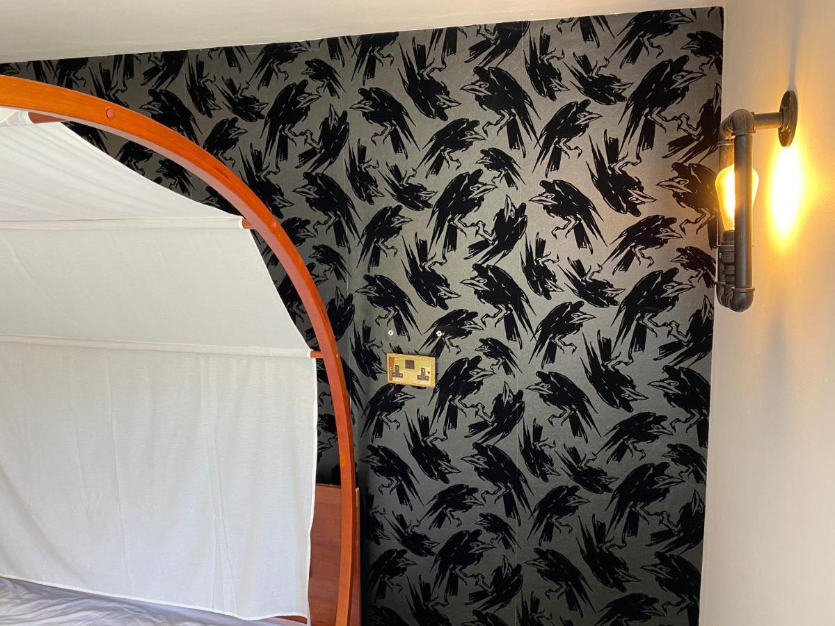 The Raven Suite Henley-on-Thames ภายนอก รูปภาพ