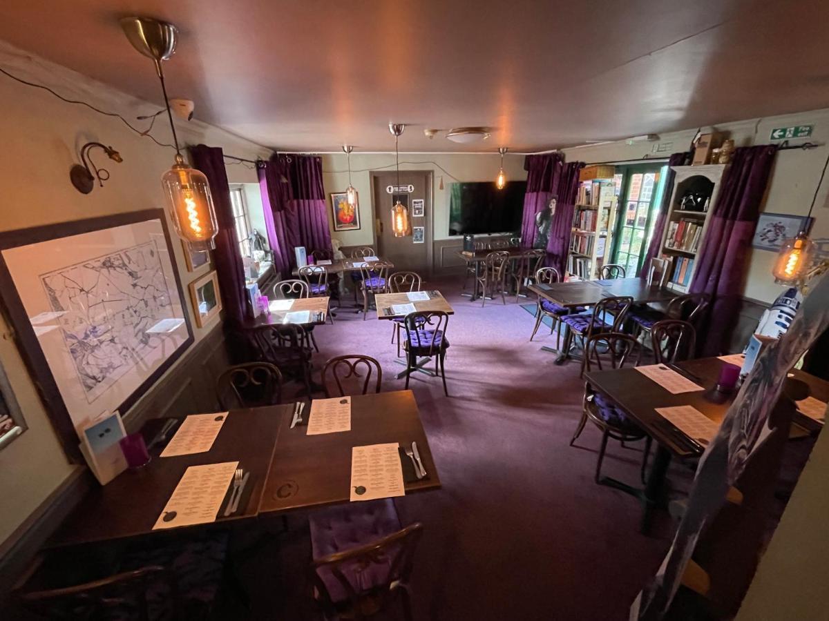 The Raven Suite Henley-on-Thames ภายนอก รูปภาพ